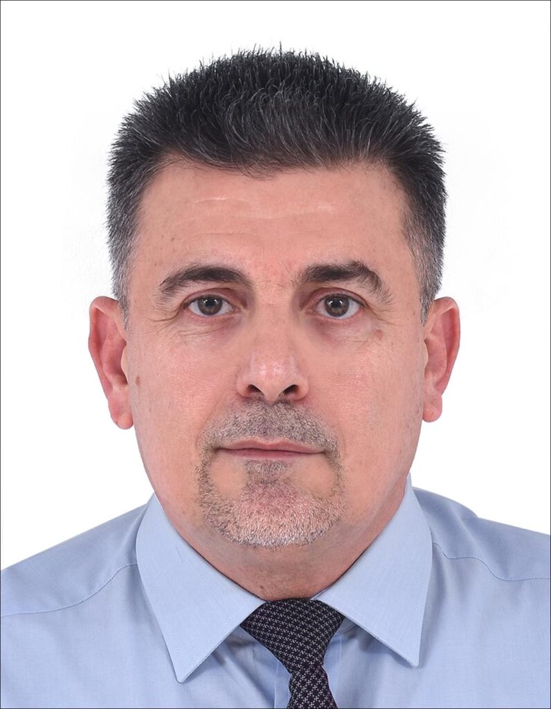 الدكتور محمد شفيق أخصائي تقويم الأسنان في بريفيا دنت
